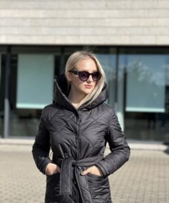 Striukinio audinio moteriškas paltas