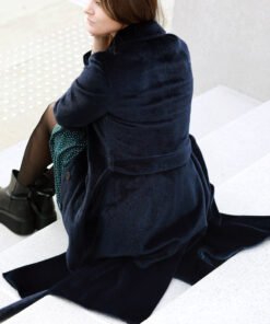 Elegantiškas moteriškas dirbtinio kailio paltas