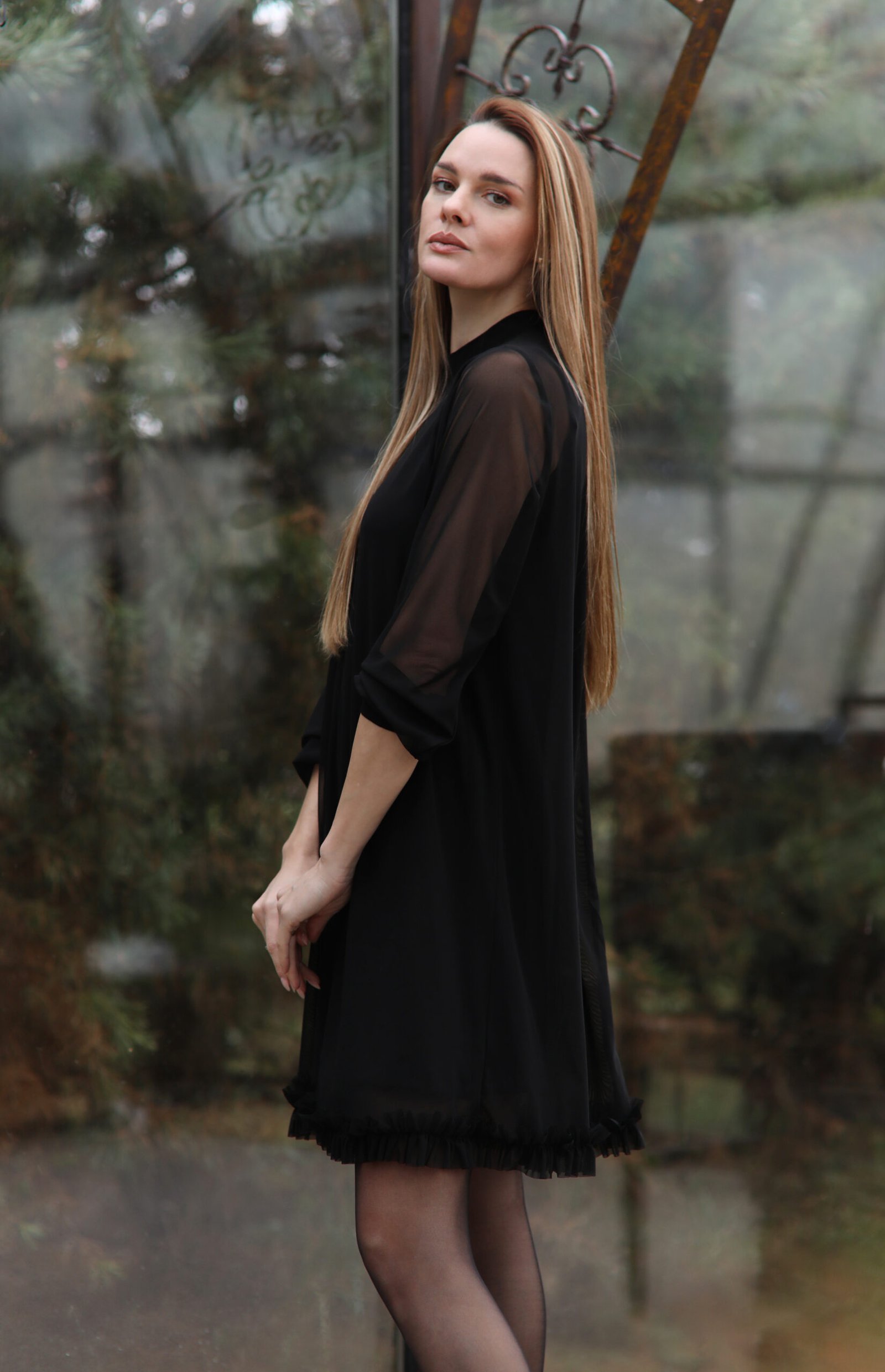 Juoda išskirtinė dviejų dalių suknelė - Image 4